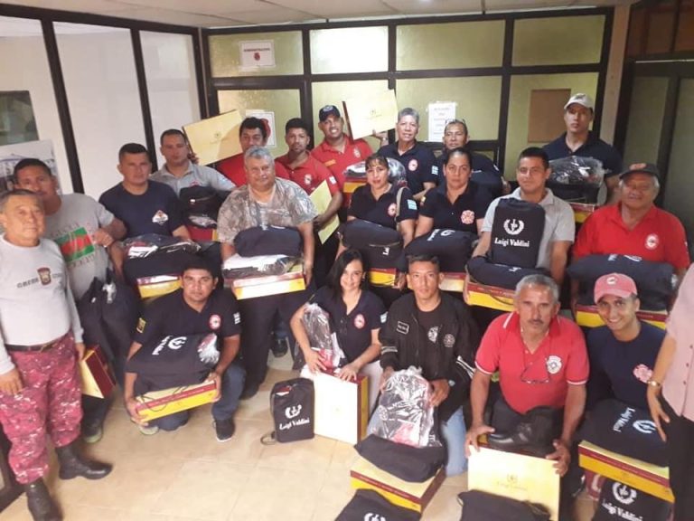 Personal del Cuerpo de Bomberos recibe Dotación